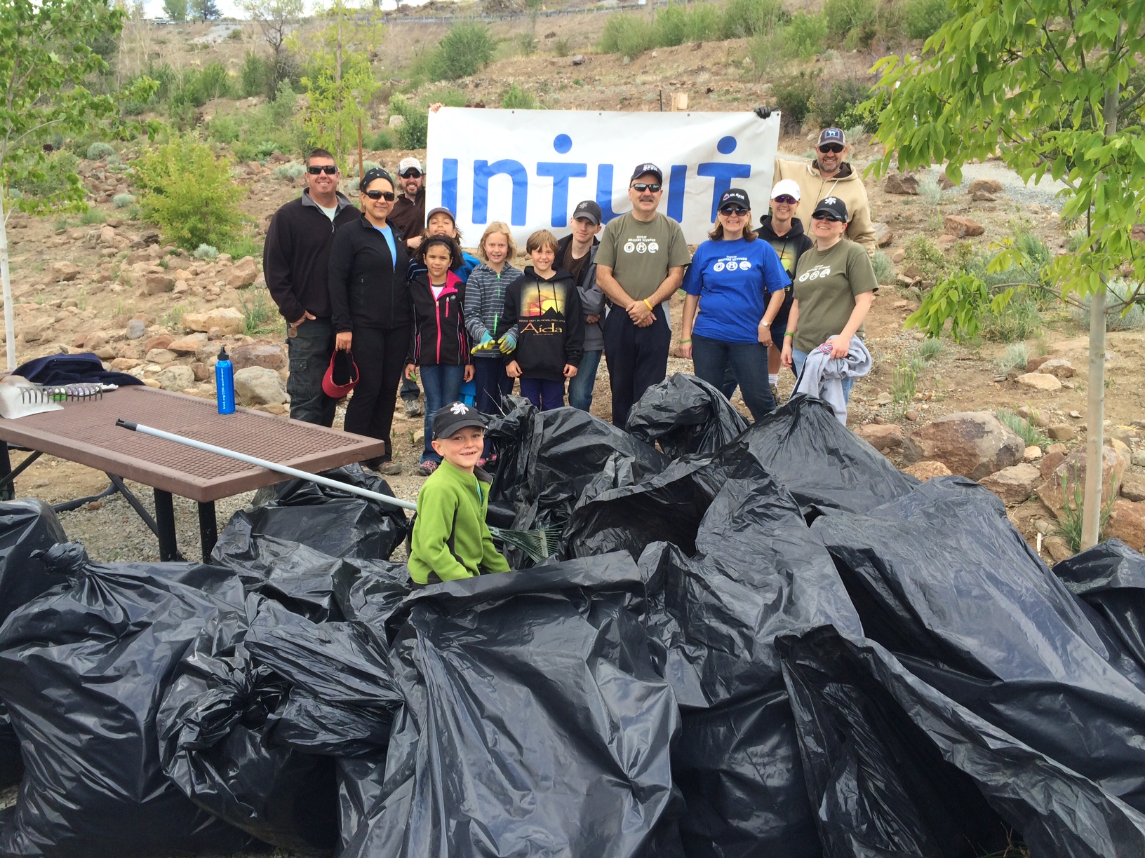intuit volunteer group picture